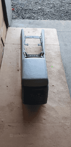 Tunel środkowy podłokietnik VW Touareg 7L6863243K 2
