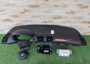 Deska konsola poduszka bmw 1 E81 E82 E87 E88 1