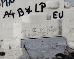 Audi A4 B7 zamek drzwi lewy przód 8E1837015AA eu 2