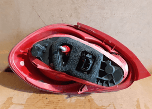 Lampa tył tylna prawa toyota aygo oryginał 4