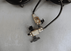 Zwrotnica piasta lewa przód ford mondeo MK2 1,8i 2,0i abs 4