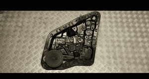 Mercedes W247 mechanizm drzwi lewy tył 1