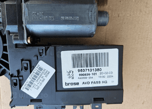 Peugeot 307 silniczek podnoszenia szyby sterownik przod lewy  9634457580  9637130580 9637131380 9681587280 1