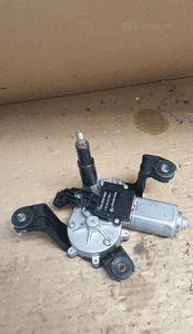 SILNICZEK WYCIERACZKI TYLNEJ  OPEL ASTRA J  nr 13256917 6