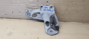 Łapa mocowanie skrzyni biegów automat VW Passat B5 8D0399108E 2