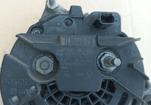 Renault Megane Scenic II Clio III 07 1.5 DCI alternator Bosch 8200660033-A 2