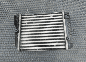 Intercooler 8E0145805L Lewy Chlodnica Powietrza Turbiny 1.8 T Turbo AUDI A4 B6 B7 1