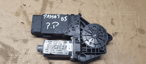 Silniczek szyby prawy przód VW Passat B5 3B4837752FC 1