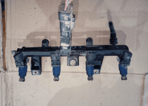 Citroen Xsara Picasso 1.6 8V listwa wtyskowa 1