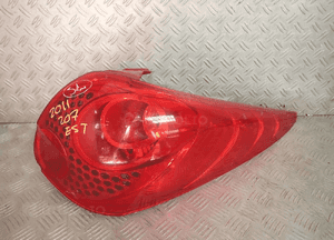 Lampa prawy tył peugeot 207 1