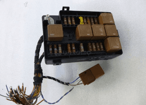 JAGUAR XKR XK R X100 SKRZYNKA PUSZKA BEZPIECZNIKÓW 2