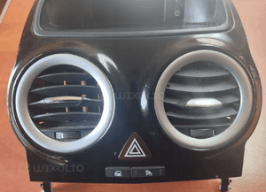 PANEL ŚRODKOWY KONSOLI KRATKI NAWIEWU WYŚWIETLACZ OPEL CORSA D 2