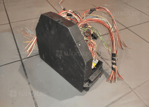 MERCEDES C-KLASA W204 LIFT W212 SKRZYNKA BEZPIECZNIKÓW SAM A2129008007 2