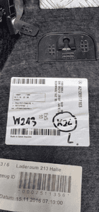 Mercedes W213 boczek bagażnika lewy A2136907103 16