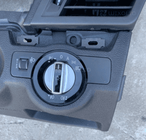 MERCEDES E 207 konsola anglik idealna kokpit deska 3