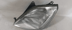 Przod przednia lampa lewa ford fiesta MK5 2