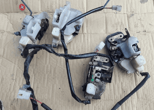 Mazda 626 GF GW 97-02 lift Zamek drzwi prawy lewy przód przedni tylny 4