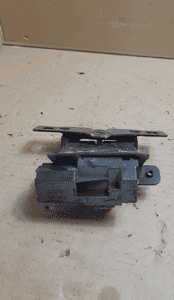 Zamek klapy tył ford fiesta MK7 nr D3D0B 3