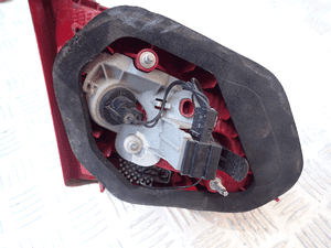 Lampa prawy tył vw passat B7  90004533 3