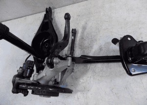 VOLVO XC40 ZWROTNICA ZAWIESZENIE WAHACZE PRAWE TYŁ KOMPLET 3