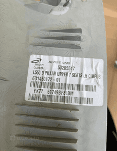 Osłony wewnętrzne słupków D FK72-51749 Land Rover Discovery Sport L550 2