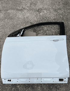 Drzwi przednie przód lewe Fuji White Land Rover Discovery Sport L550 1