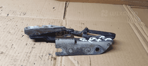 Zawias maski prawy przód przedni VW Golf V Plus 5M0823302 2