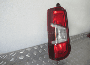 Lampa tylna tył lewa peugeot partner iii citroen berlingo iii opel combo e 9819235880 drzwi 2018 2