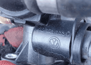 Obudowa Termostat Y2495002 06D121133C Krociec Czujnik Przewod Waz 2.0 TFSI Audi A4 B7 A6 C6 24