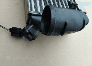 Audi A4 B5 2.5 TDI intercooler prawy lewy chłodnica powietrza 059145805 059145808 3