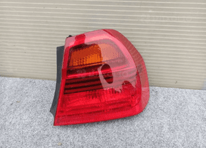 Lampa tylna tył prawa bmw E90 sedan oryginał wysyłka! 1
