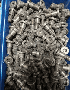 Śruba kołnierzowa VW N98924802 -2szt 3