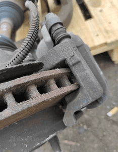 JEEP CHEROKEE LIBERTY KK 2.8CRD 7-12 ZAWIESZENIE PRZÓD RAMA ZWROTNICE DYFER 16