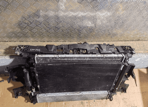 Pas przedni chłodnice renault megane iii 1.9 dci 2