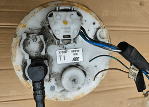 Toyota Corolla Verso 1.6 1.8 pompka paliwa pompa 77020-0F010 -13100 3