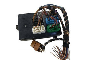 JAGUAR XKR XK R X100 SKRZYNKA PUSZKA BEZPIECZNIKÓW 1