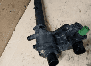 Obudowa termostatu króciec rurka wody VW Polo 6N2 1.0 MPI 032121111BB 7