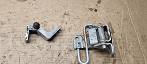 Zawias zawiasy drzwi prawy przód para VW Golf IV 4 3
