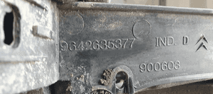 Ślizg zderzaka tył tylny środkowy Citroen C3 9642635377 5