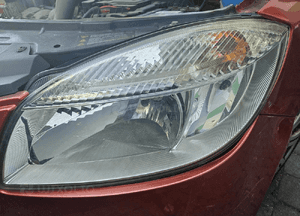 Skoda Fabia II 2 lampa przód przednia  prawa 3