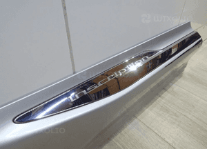 Volvo XC60 ii inscription listwa drzwi prawa tył 31440305 llu 3