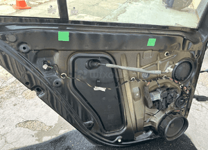Skoda Octavia 5e  3 kombi drzwi lewy tył  szyba zamek  czarne 6