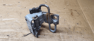 Zawias zawiasy drzwi lewy przód para Audi A4 B6 8E0831411 3