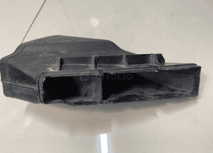 Audi A6 C6 dolot łapacz powietrza 4F0129618J 3