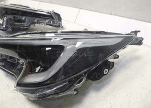Toyota corolla E21 lift 22 lampa lampy przód prawa lewa kpl led nowe 4