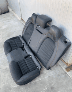 MERCEDES   a 176  kanapa tylna AMG czerwona nitka tapicerka 2