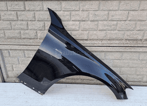 Mercedes c klasa W205 14-20 błotnik prawy przedni 1
