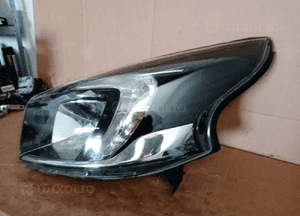 Lampa lewy przód przednia lewa Renault Trafic III Vivaro B 2