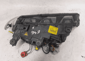 Przod przednia lampa lewa bmw E46 xenon 3