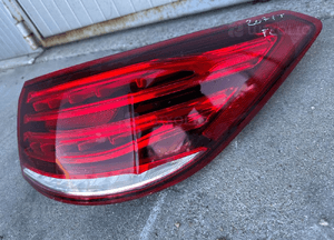 MERCEDES E 207 coupé cabrio  lampa tylna PRAWA  led lift 2